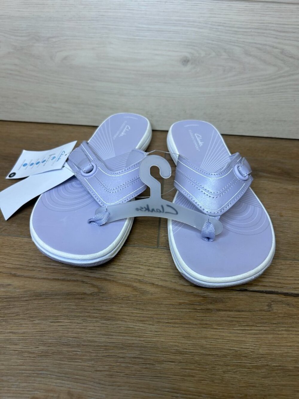 Clarks Cloudsteppers Flip Flop Sandal Lavender/Lavande NWT 10